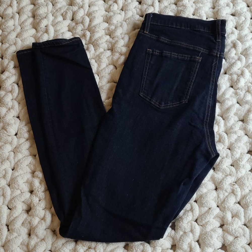 Extra High Rise Dark wash skinny jeans 31 LONG